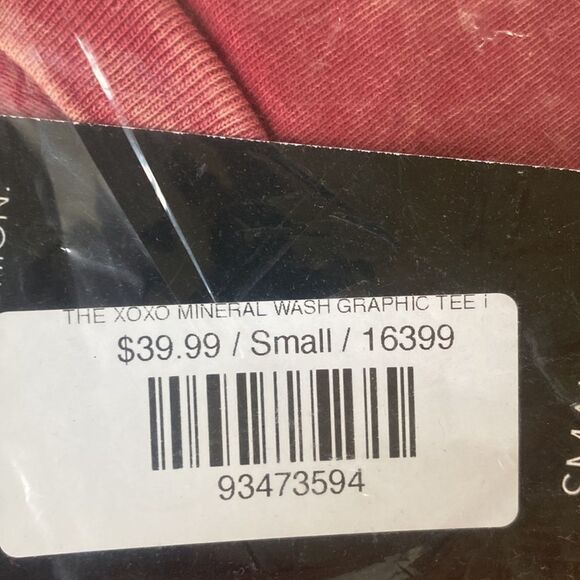 PINK‎ DESERT THE XOXO MINERAL WASH GRAPHIC TEE IN CARDINAL RED S NWT IN PKG - Picture 7 of 9